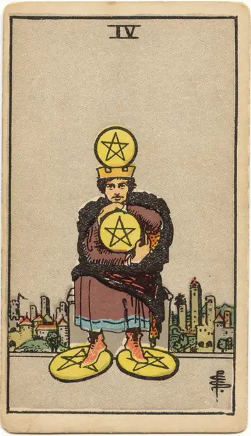 Lá Four of Pentacles (Bốn Xu)